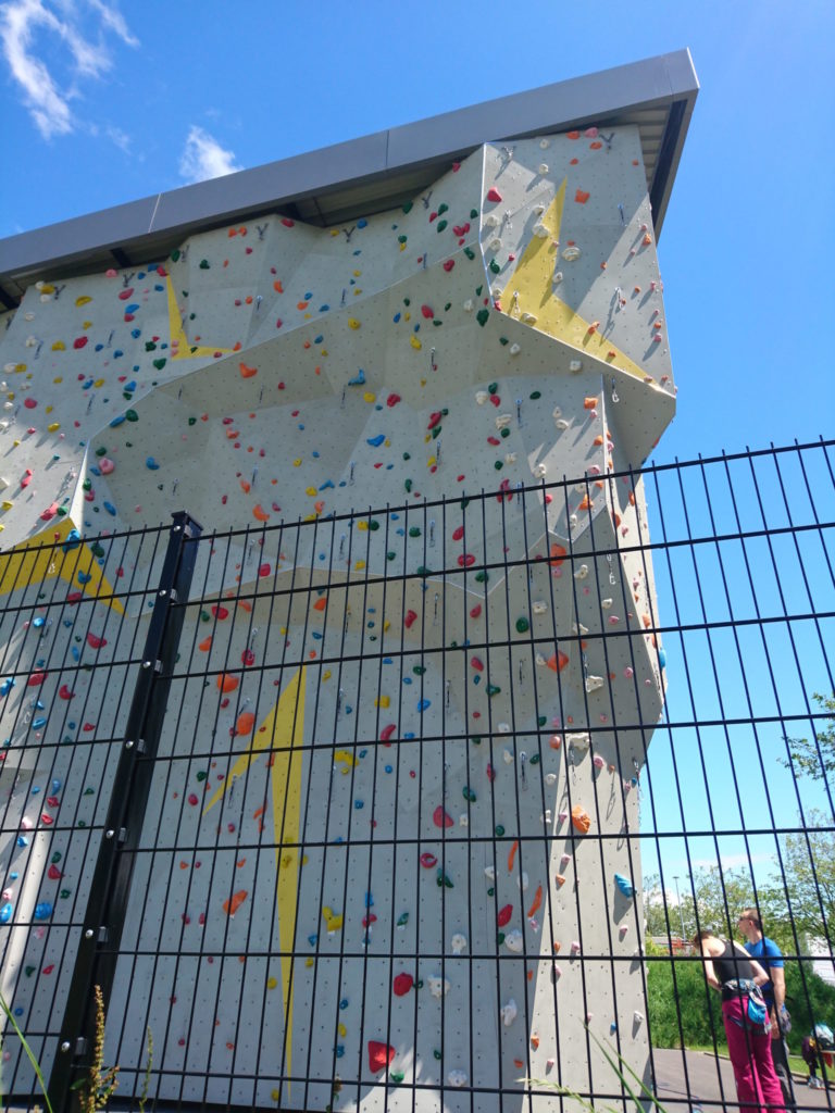 A welcoming Wall