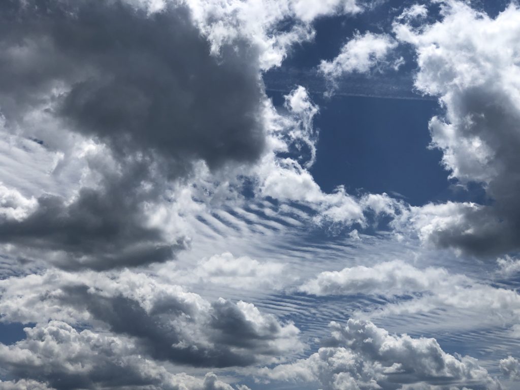 Ribbed/rippled clouds